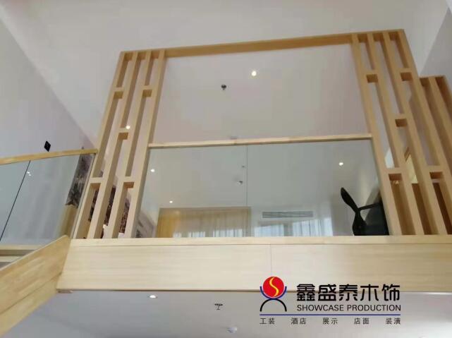 为黄岛亚朵酒店进行青岛展柜设计安装完工