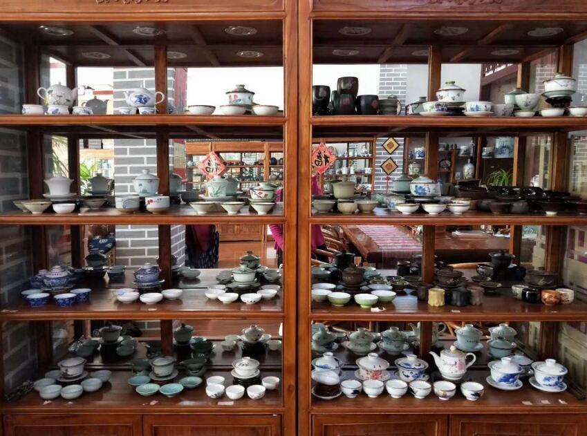 工艺品青岛展柜制作安装完工